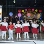 यूकेजी विद्यार्थियों के लिए स्नातक दिवस आयोजित