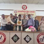 उत्तराखंड साहित्य गौरव सम्मान से सम्मानित शीशपाल गुसाईं का प्रेस क्लब में अभिनंदन