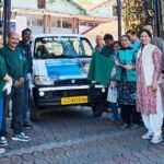 आवारा पशुओं के उपचार के लिए मोबाइल एनिमल क्लिनिक का पालिकाध्यक्ष ने किया शुभारंभ