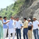 टिहरी में चारधाम यात्रा मार्ग का मंत्री गणेश जोशी ने किया निरीक्षण, दिए गुणवत्तापूर्ण कार्य के निर्देश