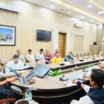 विशेष गहन पुनरीक्षण की प्रगति पर राजनीतिक दलों के प्रतिनिधियों संग डीएम ने की बैठक