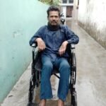 डीएम की संवेदनशीलता से दिव्यांग सुनील को मिली पेंशन और नई व्हीलचेयर