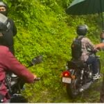 सड़क पर उतरे कुमाऊं कमिश्नर दीपक रावत, बरसात में बंद पड़ी सड़कें खुलवाई
