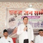 मुख्यमंत्री ने बनबसा में प्रबुद्धजनों से किया संवाद, योजनाओं पर की चर्चा